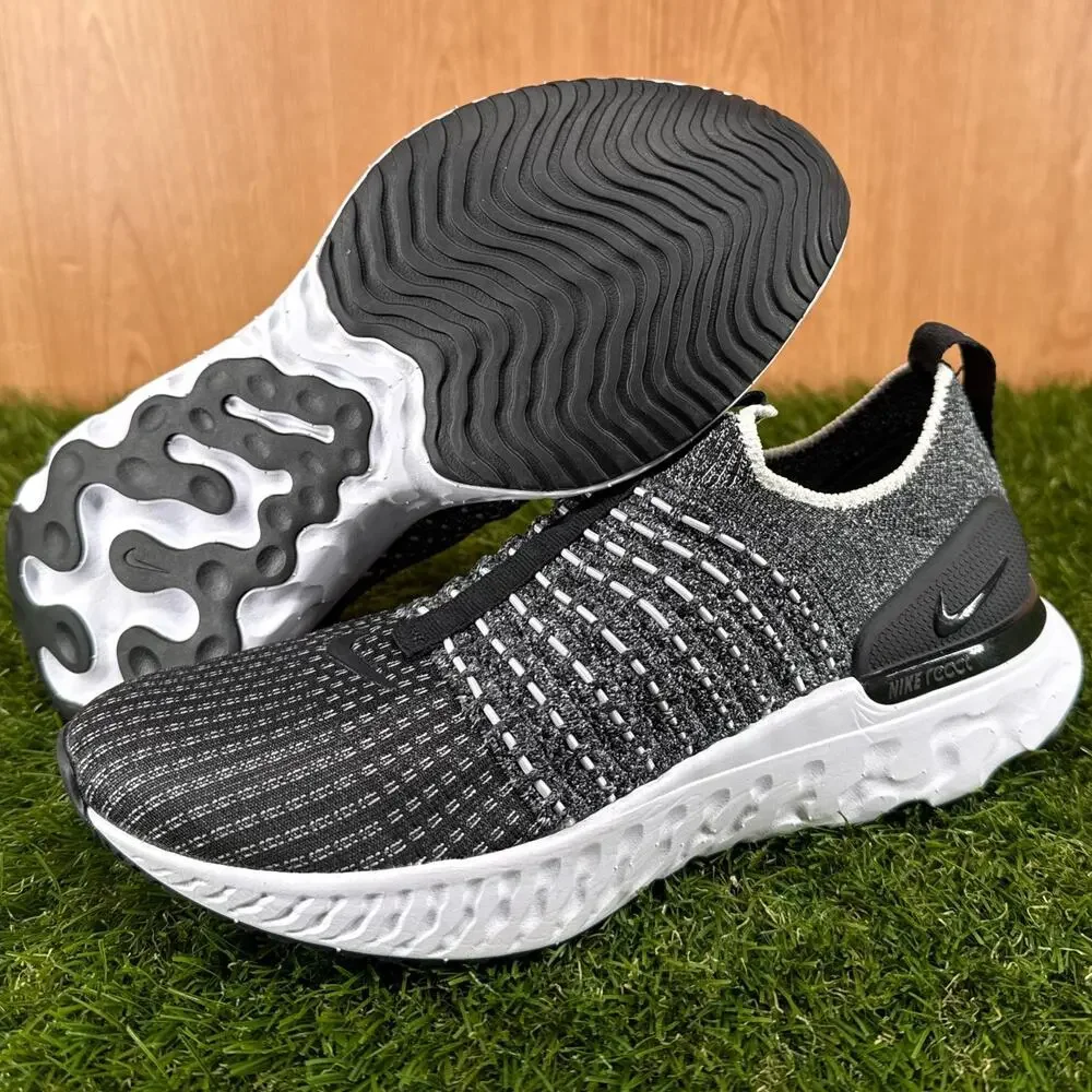 Nike React Phantom Run Flyknit 2 Oreo CJ0280-002 Women's Sz 7 / Men's Sz 5.5